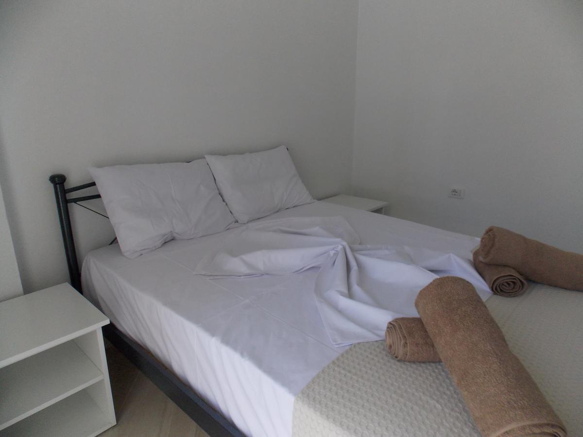 Zeta'S Apartments Sarandë Buitenkant foto